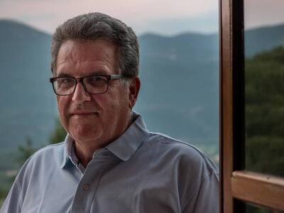 Πάτρα: Συνταξιοδοτήθηκε ο καθηγητής ακτι...