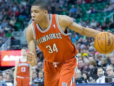 Το κάρφωμα του Αντετοκούνμπο που ξεσήκωσ...