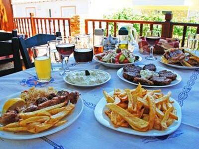 Κρίση και ΦΠΑ 23% οδηγούν στο «κόκκινο» ...