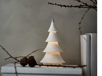 Φωτεινό δεντράκι που ομορφαίνει διάφορα ...