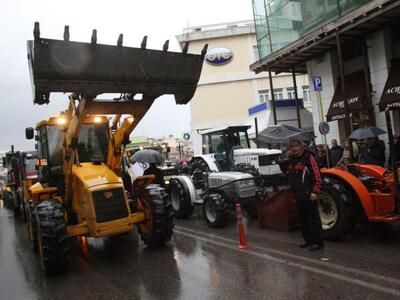 Δυτ. Ελλάδα:Ξανακλείνουν δρόμους οι αγρό...