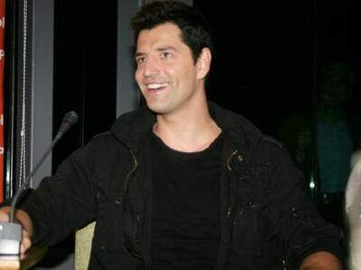 "SEE": Η συνεργασία του Σάκη Ρ...