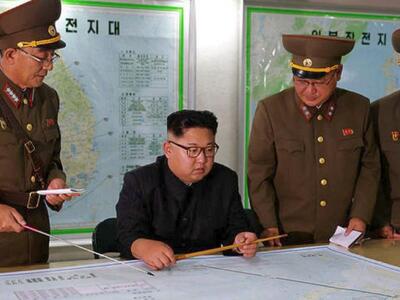 Η Βόρεια Κορέα εκτόξευσε πύραυλο  πάνω α...