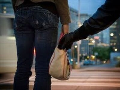 Επ΄ αυτοφώρω σύλληψη «πορτοφολά» στο Μετρό