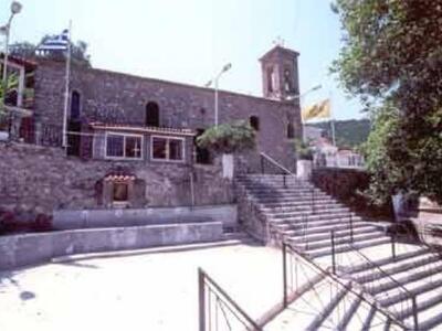 Ο Άγιος Νικόλαος Σπάτων.