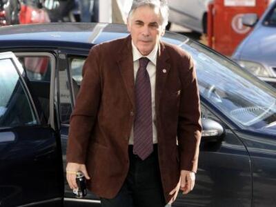 Ο υπουργός Παιδείας στέλνει τον Θ. Πελεγ...