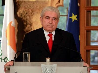 Με τους κομμουνιστές του ΑΚΕΛ τα έβαλε ο...