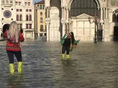 Βενετία: Έκλεισε η πλατεία του Αγίου Μάρ...