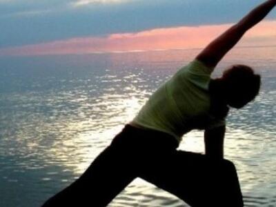 Θαυματουργή η γιόγκα για τους πόνους