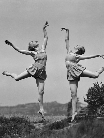  Χορεύτριες της Σχολής Mary Wigman στη Σ...