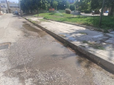 Πάτρα: Ποτάμι το νερό στην οδό Άθω - Έσπ...