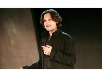 "Τα έψαλλαν" στον Αιμίλιο Χειλ...