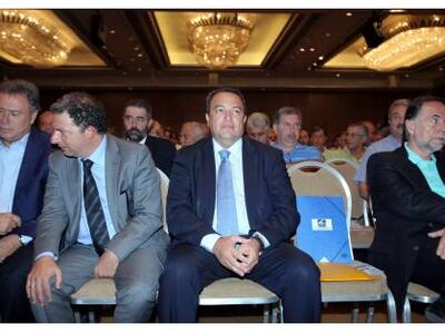 Γιούχαραν στον Στυλιανίδη στο συνέδριο της ΚΕΔΕ