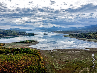 Καιρός: Βροχές και καταιγίδες στα δυτικά 