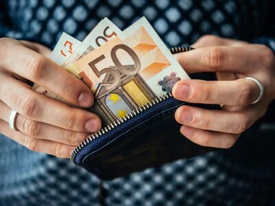 Αυξάνεται στα 663 ευρώ από 1η Ιανουαρίου...