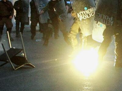 Θεσσαλονίκη: Επίθεση με μολότοφ στα γραφ...