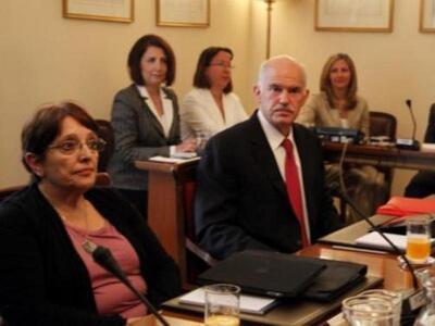 Παπαρήγα: "Με τον Γιώργο μιλάω συνέ...