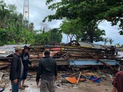 Σε 168 οι νεκροί από το τσουνάμι στην Ιν...