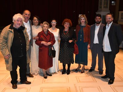 ΤΑ ΦΛΑΣ ΤΗΣ ΠΡΕΜΙΕΡΑΣ: ΣΥΓΚΙΝΗΣΗ ΓΙΑ ΤΗΝ...