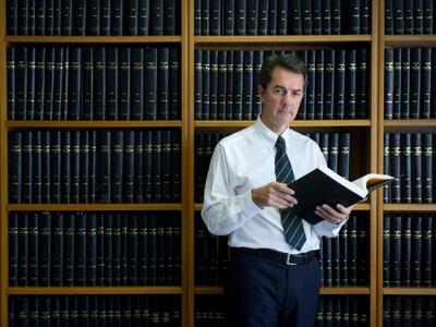 Νίκος Παπάκος: O πρόεδρος του δικηγορικο...