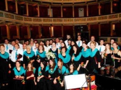 Η Χορωδία του Πανεπιστημίου Πατρών παίρν...