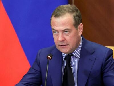 Παραλήρημα Μεντβέντεφ κατά Ζελένσκι: «Ο ...