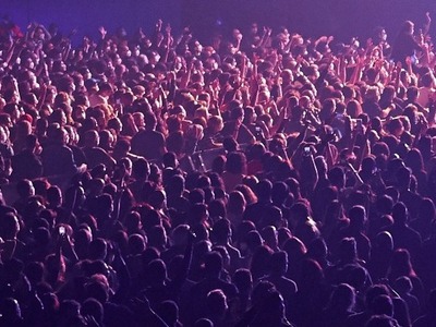 Χιλιάδες διαδήλωσαν κατά του lockdown στ...