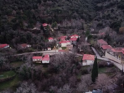 Καρούσι Καλαβρύτων: Όλο το χωριό στόλισε...