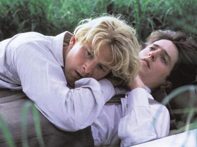 Οι Τζέιμς Γουίλμπι και Χιου Γκραντ σε σκ...