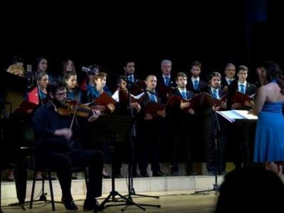 Θερμό χειροκρότημα για την μικτή Χορωδία...