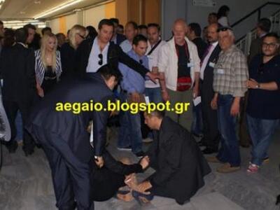 Έπεσε ξύλο στο συνέδριο των Ανεξάρτητων ...