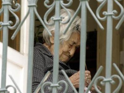 Υπέργηρο έθνος η Ελλάδα - Δύο στους δέκα...