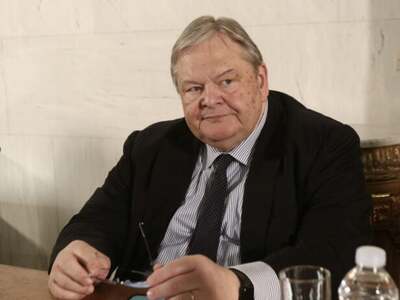 Βενιζέλος: «Η αυτοδυναμία έχει κλείσει τ...