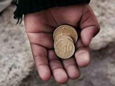 Κυκλοφορεί στις καφετέριες με... τζιπ κα...