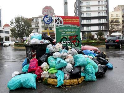 Τα σκουπίδια πνίγουν την Τρίπολη 