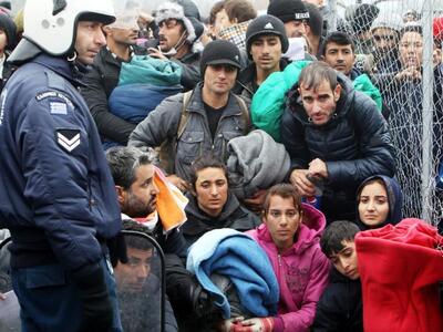 Εγκλωβισμένοι 700 Αφγανοί πρόσφυγες στα ...