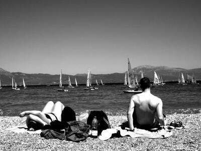 Γέμισε... λευκά πανιά και δελφίνια ο Πατ...