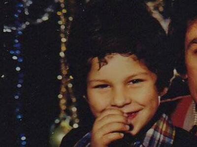 Είναι γιος κορυφαίου Έλληνα τραγουδιστή ...