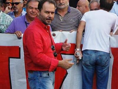 Αποχωρεί από τη θέση του προέδρου της ΓΕ...