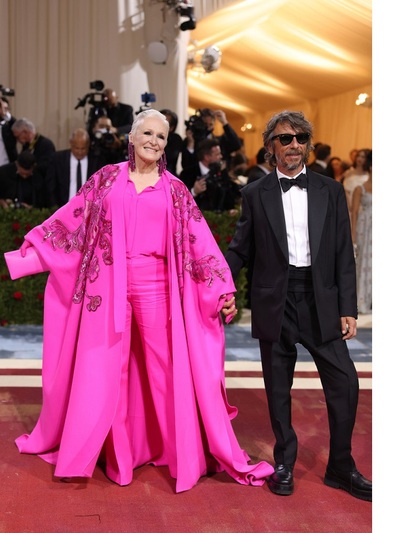 Γκλεν Κλόουζ με Valentino