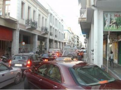 Πάτρα: Απίστευτο μποτιλιάρισμα στην Κορίνθου