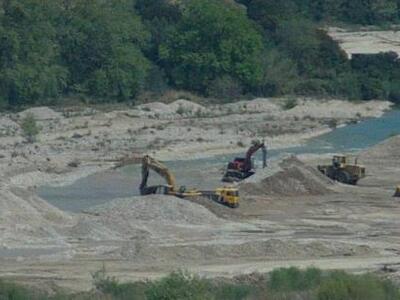 Νέες συλλήψεις για αμμοληψία στην Ερμίτσα