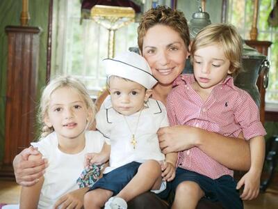 Εβελίνα Μπουγιούκου, Κωνσταντίνος - Μάρι...