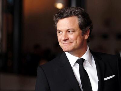 H βασίλισσα Ελισάβετ τιμά τον Κόλιν Φερθ...