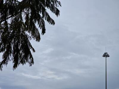 Καιρός σήμερα: «Διχασμένος» με ήλιο στη ...