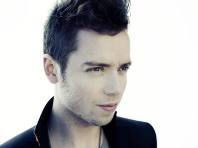 O Mads Langer θα κυκλοφορήσει το νέο του...