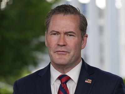 Η πρώτη κρίση στην κυβέρνηση Τραμπ: Αποπ...