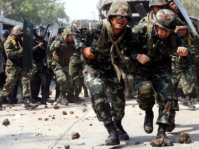 Σφορδά επεισόδια στην Ταϊλάνδη ανάμεσα σ...