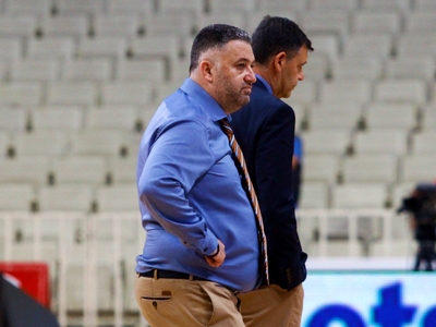 Ένταση στη συνέντευξη Τύπου του Μ. Γιατρ...