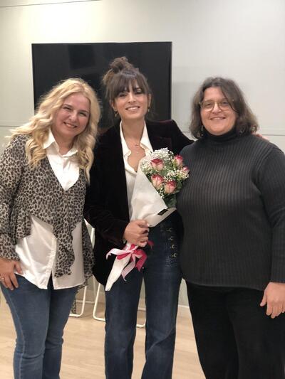 Η συγγραφέας Εύη Ραχάλ ανάμεσα στις εκπα...